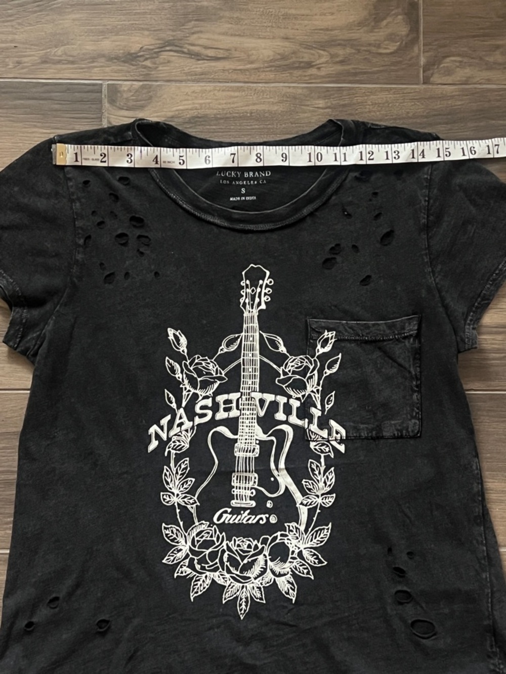 LUCKY BRAND T-Shirt Womens Small Black Distressed Nashville Guitar Roses Graphic - Picture 7 of 15
